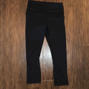 Lululemon Nulux/Lycra 3/4 Length Leggings